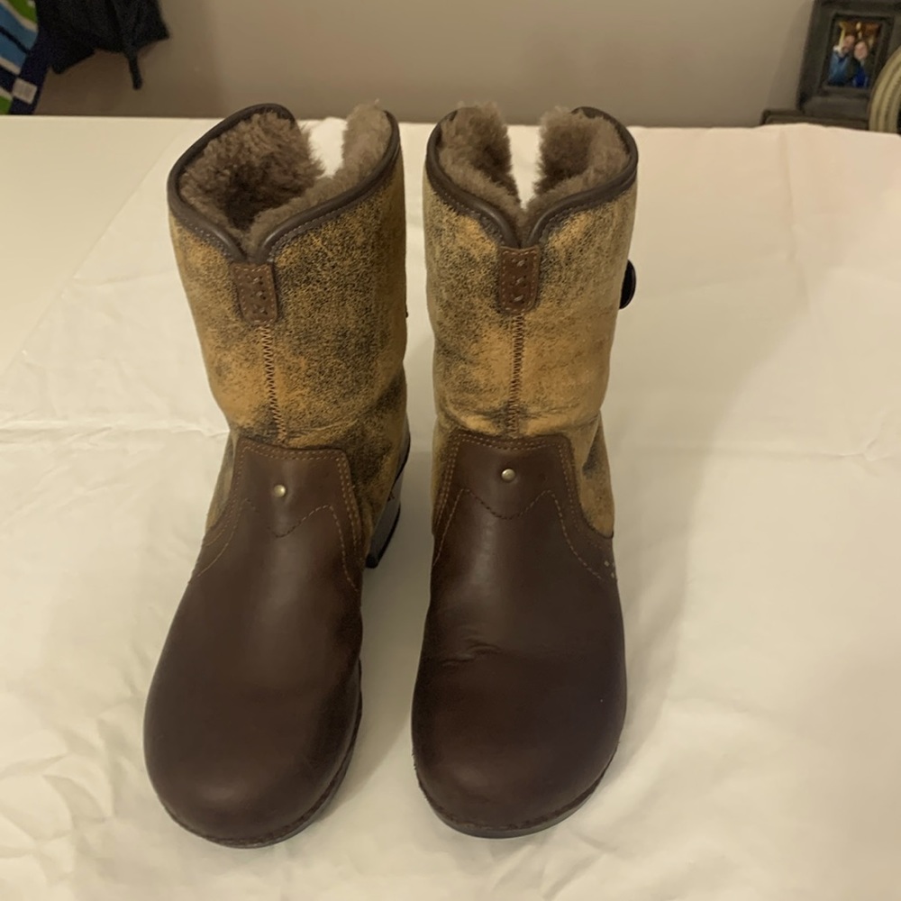 Dansko Shearling Boots, size 39 (9)